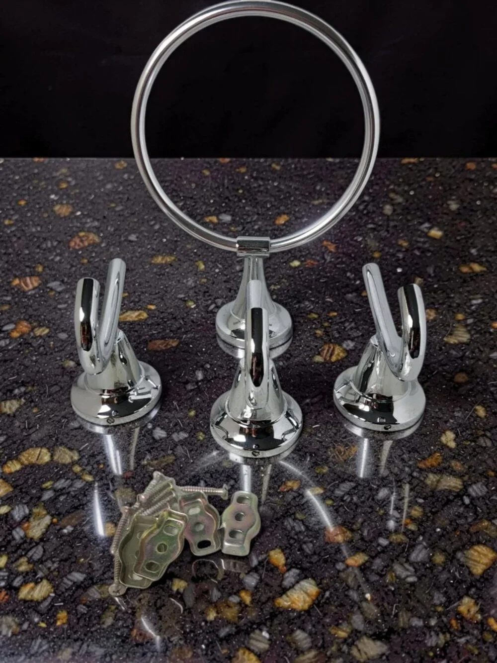 Vintage Chrome Bathroom Towel,Wash Rags Set of 4 With Mounting Hardware